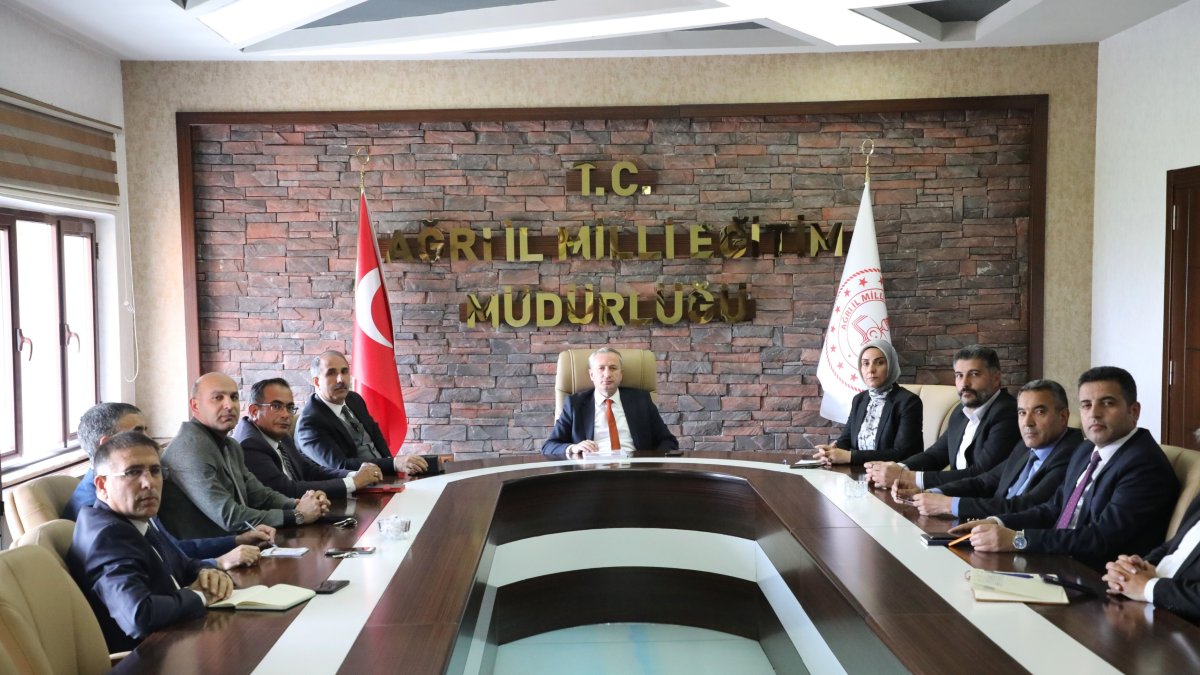 Ağrı Milli Eğitim Müdürü Kökrek'ten 'Türkiye Yüzyılı Maarif Modeli'ne destek