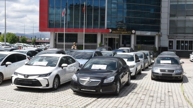 Malatya'da araçlara 'change' işlemi yapan 11 zanlı yakalandı