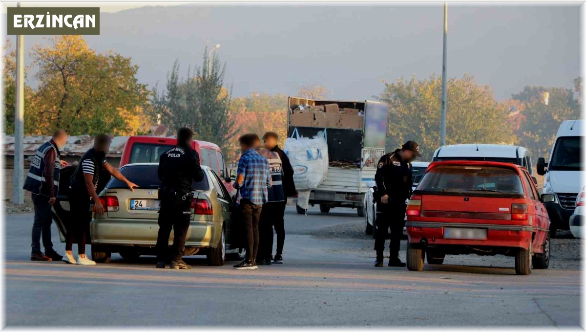 Erzincan'da toplam 18 yıl kesinleşmiş hapis cezası bulunan 15 aranan şahıs yakalandı