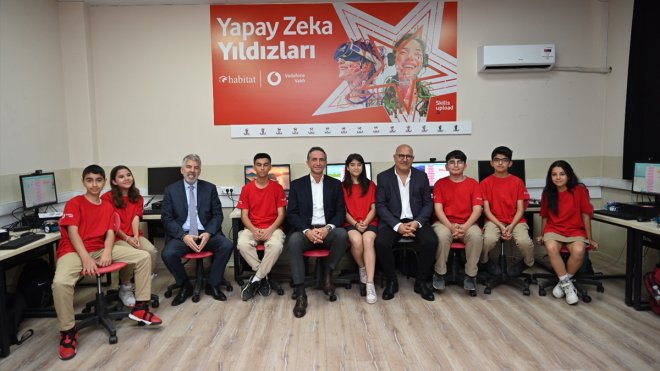 Vodafone Vakfı ve Habitat Derneği'nden gençler için yapay zeka eğitimi