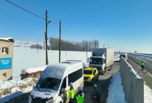 Ağrı İl Jandarma Komutanlığı’ndan kış yolları için önemli uyarı