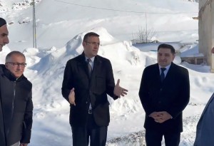Ağrı’da kapalı köy yolları için seferberlik: Ekipler ulaşımın normale dönmesi için sahada
