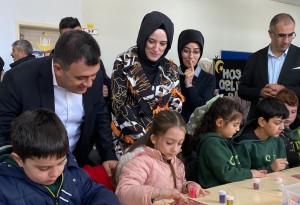 Patnos’ta öğrencilerden Ramazan şenliği: Karagöz-Hacivat ve geleneksel oyunlar ilgi gördü