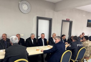 Hamur Kaymakamı Erkan Minuz’dan bayram ziyaretleri