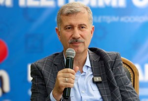 Ağrı Dağı Eteğinde Geleceğin 6 Mesleği Konuşuldu: Bilim Kafe'den Gençlere Kritik Tavsiyeler