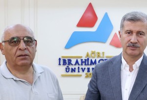 AİÇÜ Rektörü Prof. Dr. İlhami Gülçin'den Emekliye Ayrılan Salim Arpacı'ya Teşekkür
