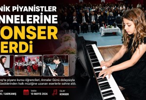 Sarıkamış'ta minik piyanistlerden annelerine Anneler Günü konseri