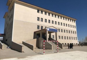 Patnos'ta Okul Bahçesinde Aracın Çarptığı 12 Yaşındaki Öğrenci Hayatını Kaybetti