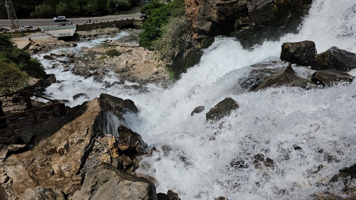 Kanispi Şelalesi Nerede, Nasıl Gidilir? Çatak/Van