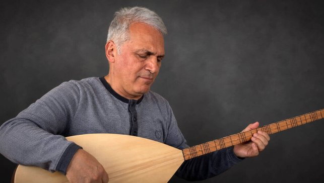 Erol Parlak Kimdir