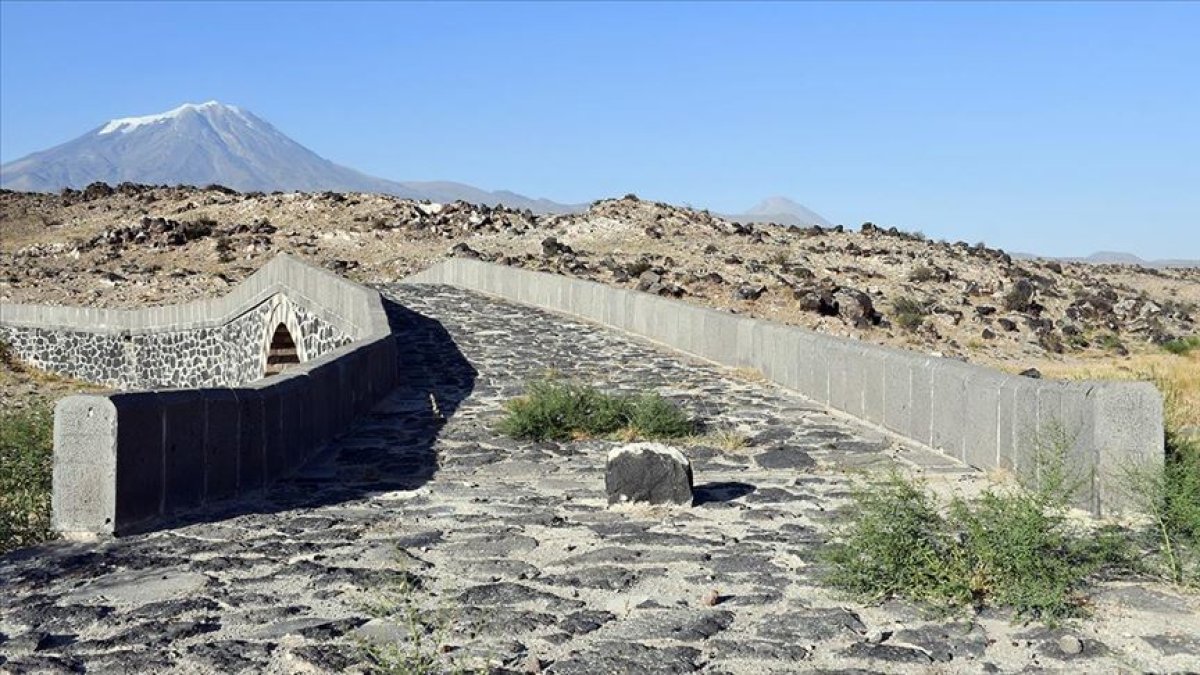 Alaca Köprü (Alacalı Köprüsü) Doğubayazıt/Ağrı