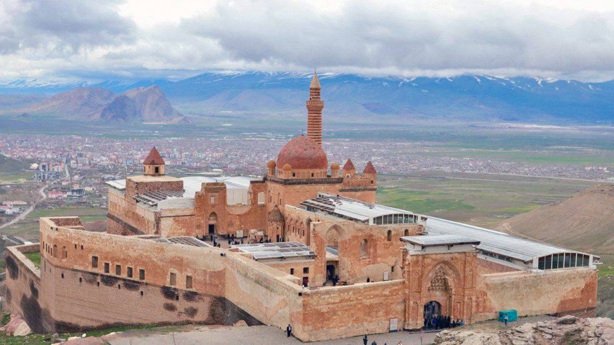 İshak Paşa Sarayı Nasıl Yazılır? İşte İshak Paşa Sarayı'nın Doğru Yazımı ve Kullanım Biçimi!