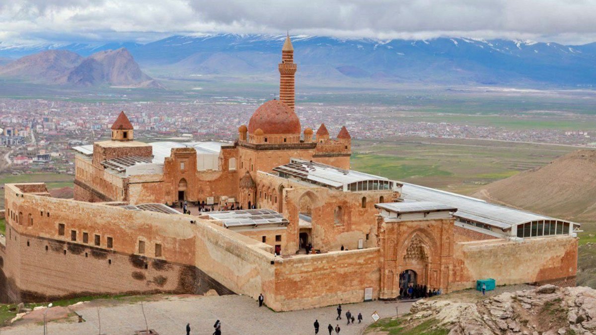 İshak Paşa Sarayı Nerede, Ne Zaman ve Kim Tarafından Yapıldı? DOĞUBAYAZIT / AĞRI