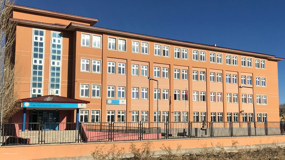 Türk Telekom Ortaokulu (MERKEZ / DİYADİN)