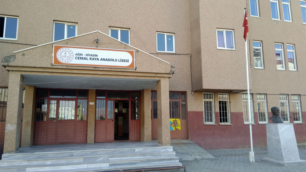 Cemal Kaya Anadolu Lisesi