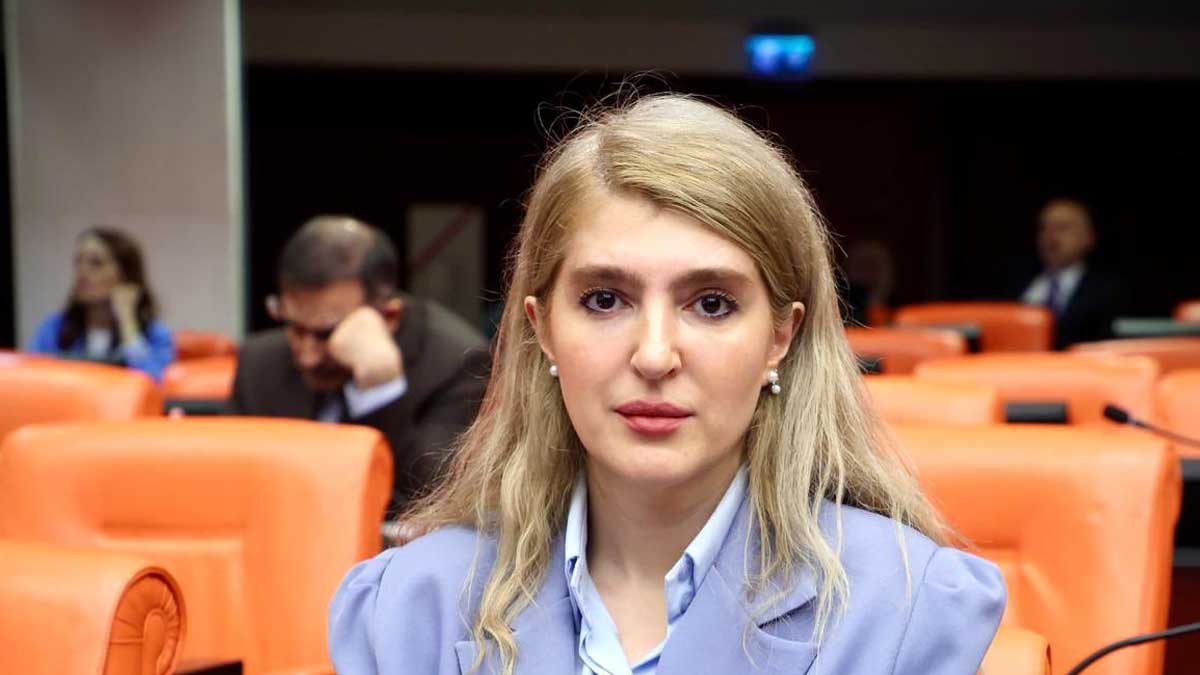 İnanç Siraç Kara Ölmeztoprak