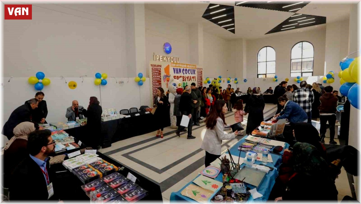1. Van Çocuk Edebiyatı Fuarı açıldı
