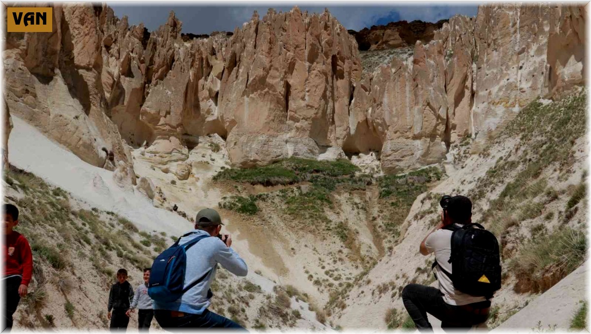 1. Van Fotoğraf Maratonu tüm heyecanıyla devam ediyor