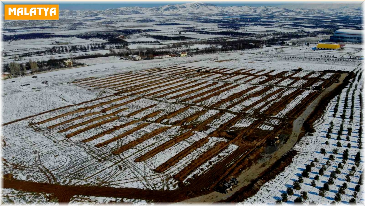 10 bin 500 kişinin barınacağı konteyner kent alanında çalışmalar başladı