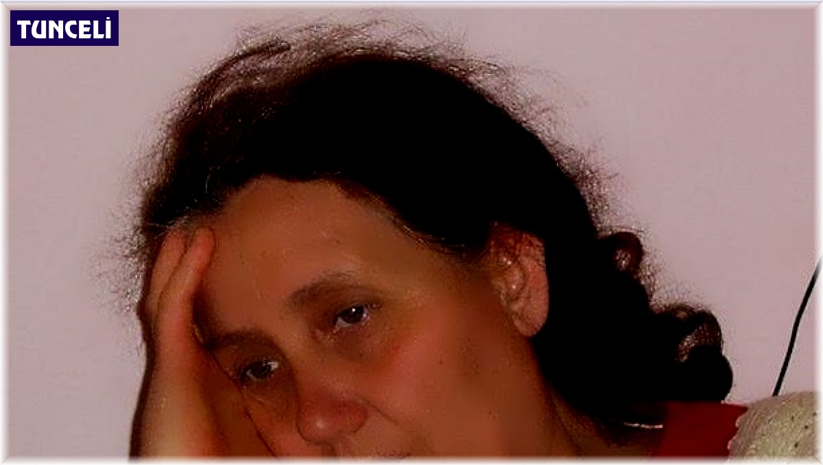 10 yıl önce terör örgütü PKK'nın bombalı saldırısında hayatını kaybeden kadın mezarı başında anıldı