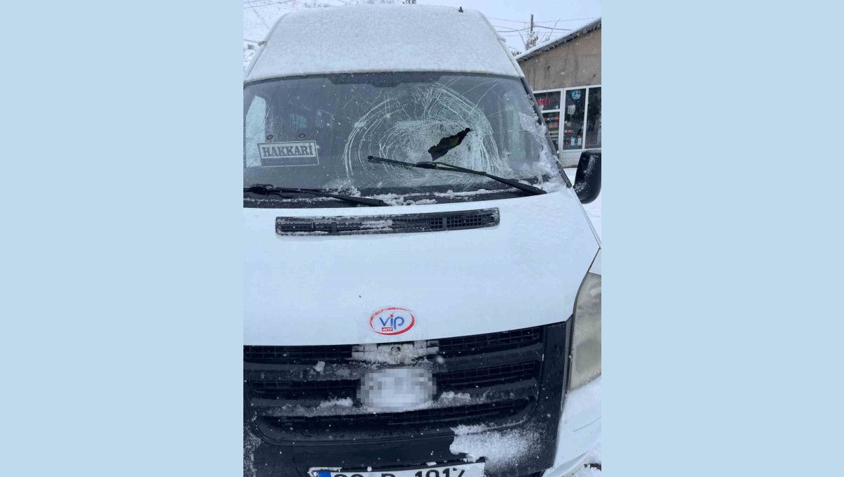 10 yolcu ölümden döndü