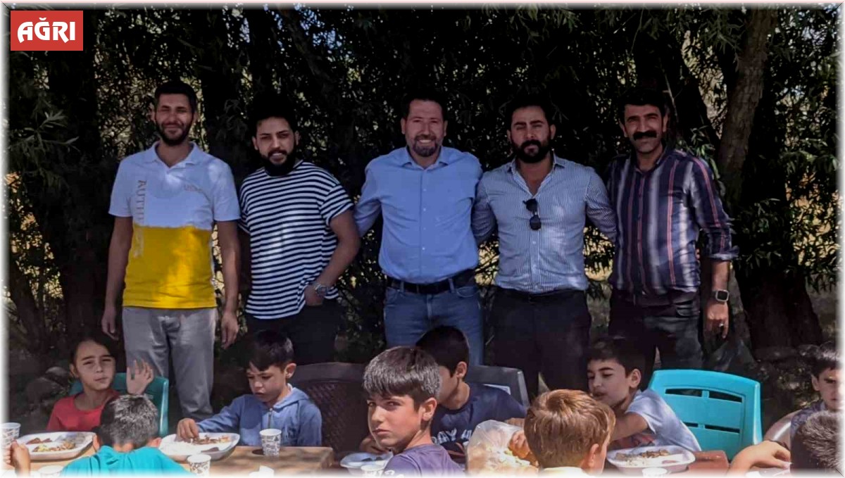 100 çocuğa yemek ve kırtasiye malzemesi dağıtıldı