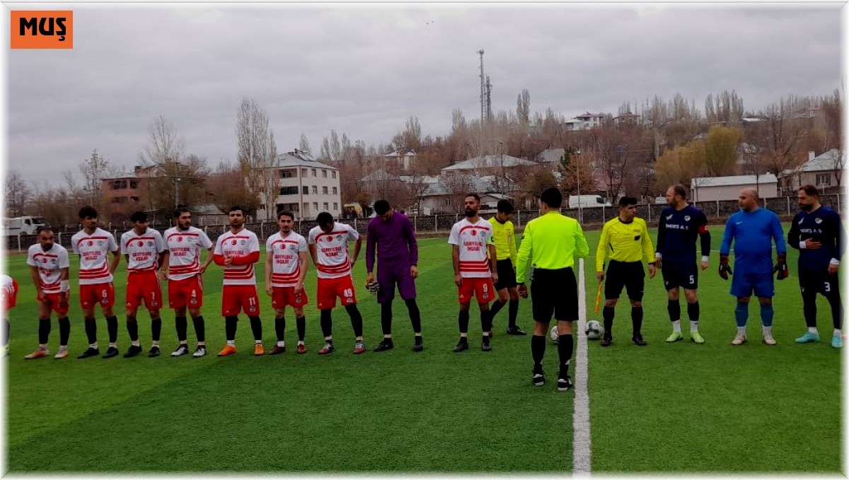 1071 Malazgirt Spor, evinde Yeşil Varto Spor'a 4-1 yenildi