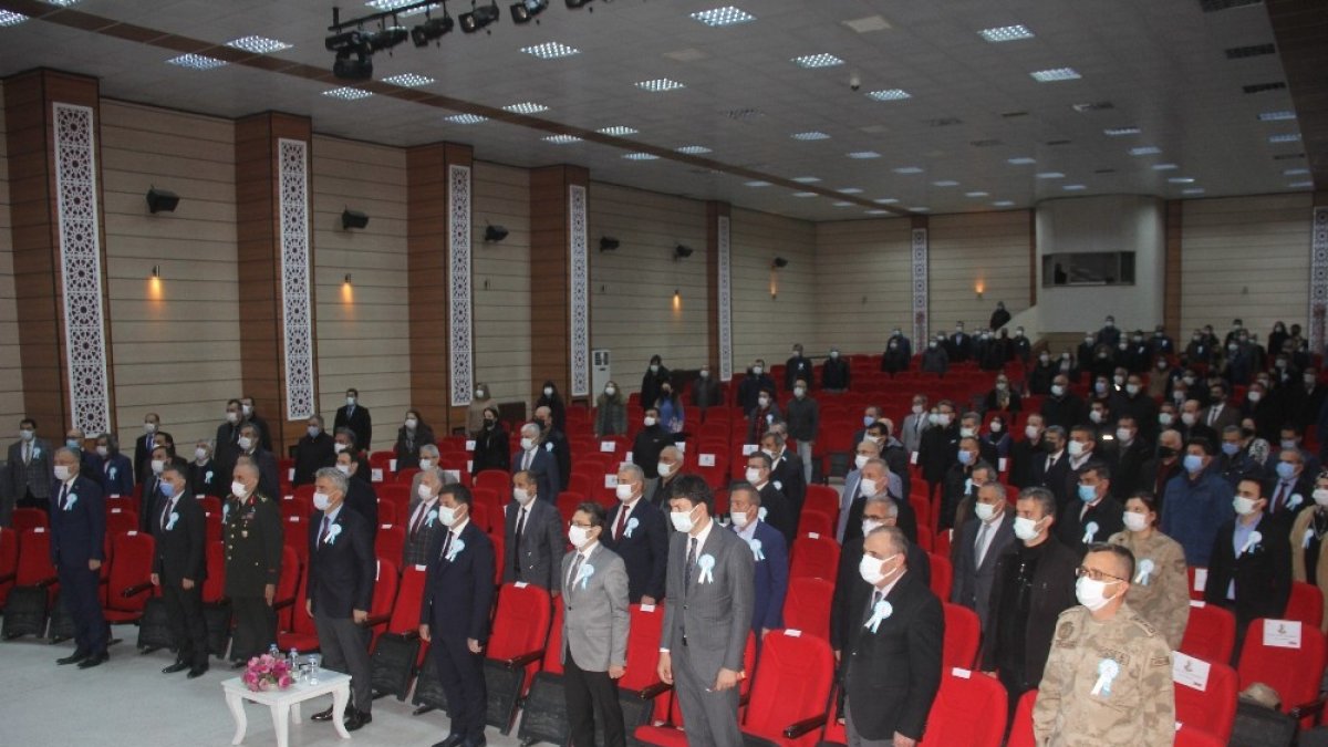 12 Mart İstiklal Marşı'nın kabulü ve Mehmet Akif Ersoy'u Anma Günü münasebetiyle Erzincan'da program düzenlendi