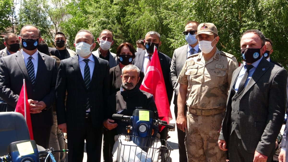 120 engellinin akülü araç ve tekerlekli sandalye sevinci