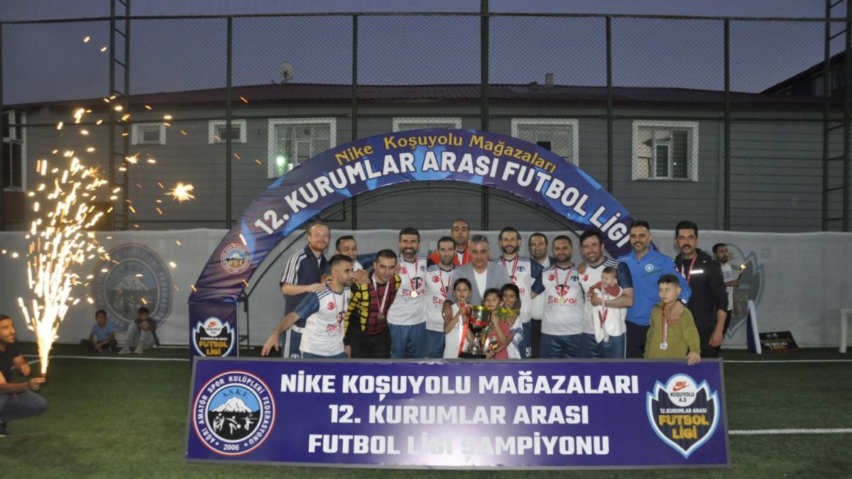 12.Kurumlar Arası Futbol Ligi Şampiyonu Polis Gücü Spor Oldu