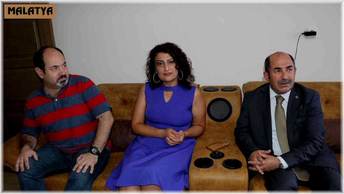 13 yıldır öz evlatlarından ayırmıyorlar