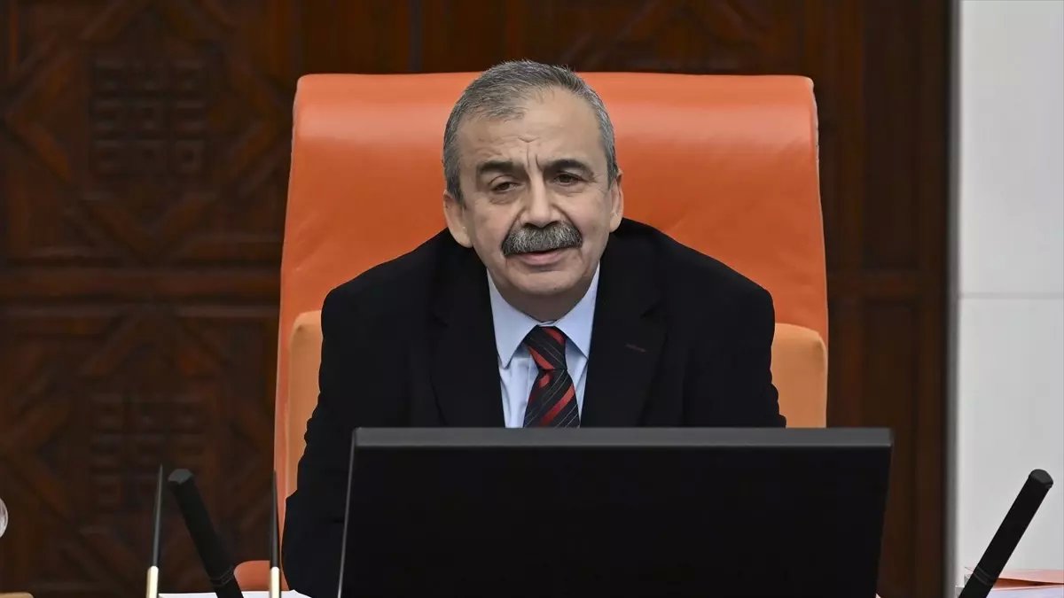 Ağrı’dan Sırrı Süreyya Önder İçin Taziye Mesajları
