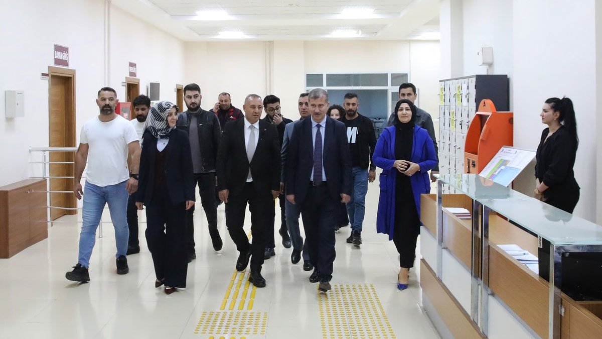 AİÇÜ Rektörü İlhami Gülçin SKS Daire Başkanlığını Ziyaret Etti