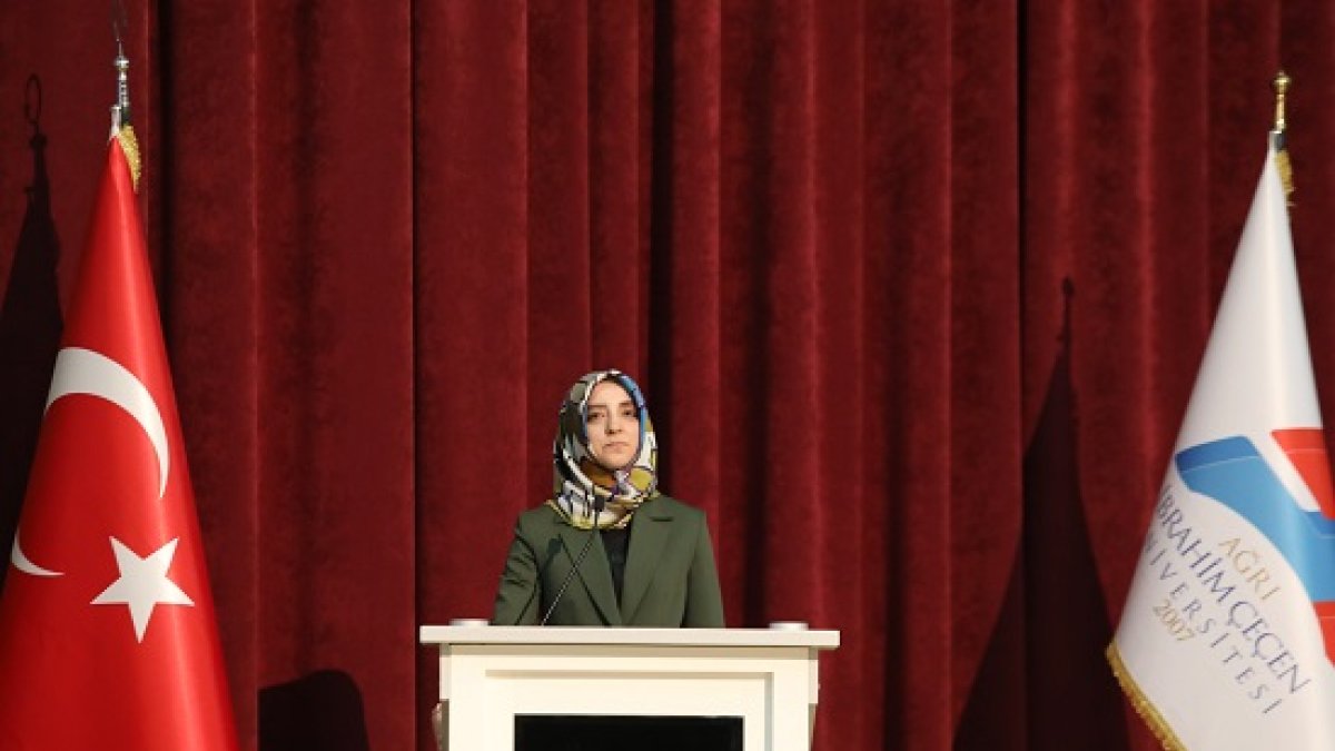 Ağrı İbrahim Çeçen Üniversitesinde 2025-2026 Akademik Yılı Birinci Sınıf Öğrencilerine Oryantasyon