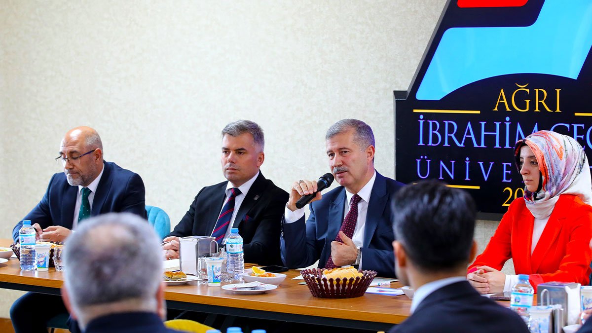 Ağrı İbrahim Çeçen Üniversitesi Rektörü İlhami Gülçin, basınla buluştu: 2026 hedeflerini paylaştı