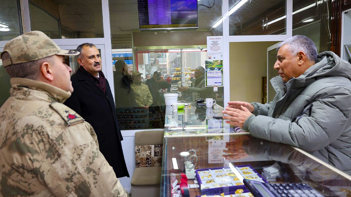 Ağrı Valisi Önder Bozkurt, Doğubayazıt’ta kamu kurumları ve eğitim faaliyetlerini yerinde inceledi