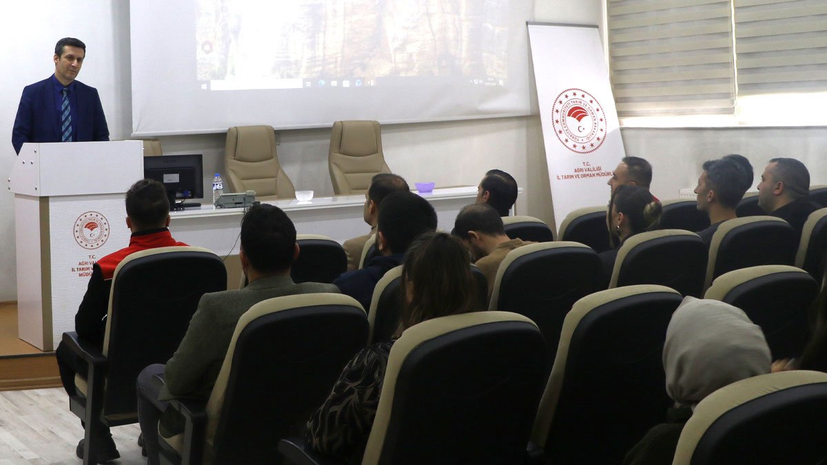 Ağrı’da Taze Meyve ve Sebzelerde Pestisit Kalıntılarına Yönelik Eğitim Düzenlendi