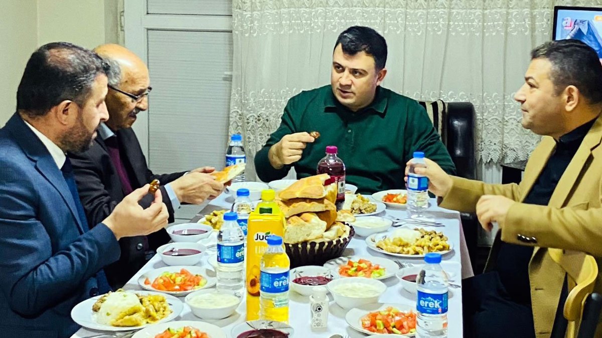 Ramazan’ın İlk Gününde Anlamlı Ziyaret: Kaymakam Dertlioğlu Şehit Ailesiyle İftar Yaptı