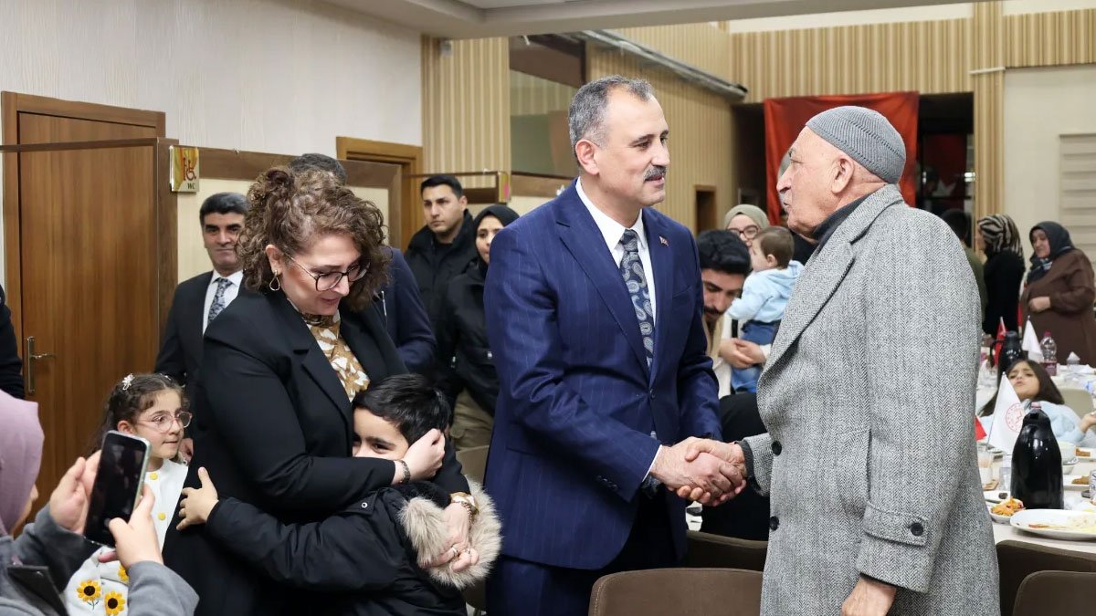 Ağrı Valisi Bozkurt İlk İftarda Şehit Aileleriyle Buluştu: “Kapımız da Gönlümüz de Açık”