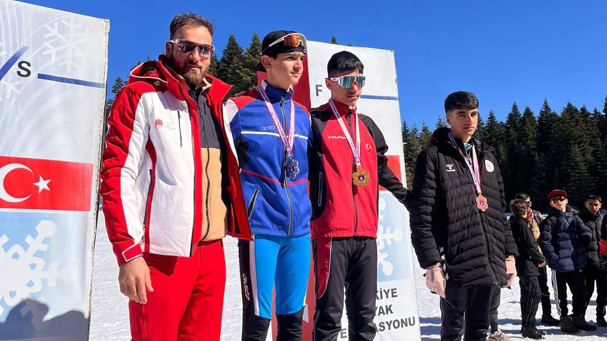 Bolu’da Kayaklı Koşu Yarışlarında Birinciler Belli Oldu, Ağrılı Sporcular Dereceye Girdi