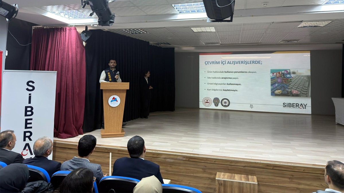 Patnos'ta öğrencilere internet dolandırıcılığı ve siber zorbalığa karşı eğitim