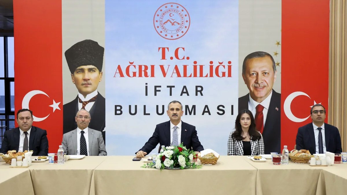 Vali Önder Bozkurt basınla iftarda buluştu, Ağrı’daki projeler masaya yatırıldı