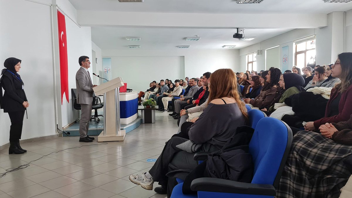 Ağrı’da psikoloji öğrencilerine “şiddet eğilimi” analizi için kişilik testleri eğitimi