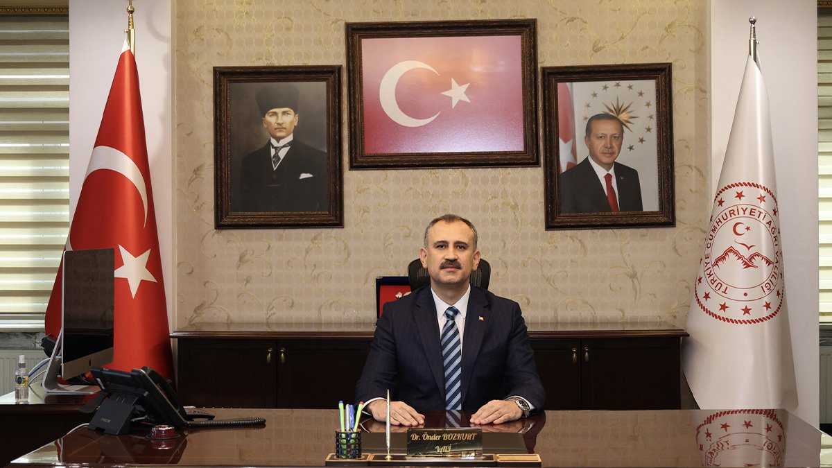 Ağrı Valisi Önder Bozkurt’tan Ramazan Bayramı mesajı