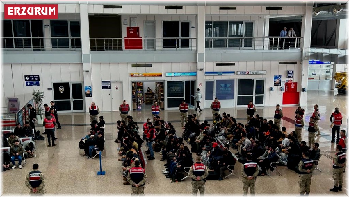 136 düzensiz göçmen Afganistan'a geri gönderildi