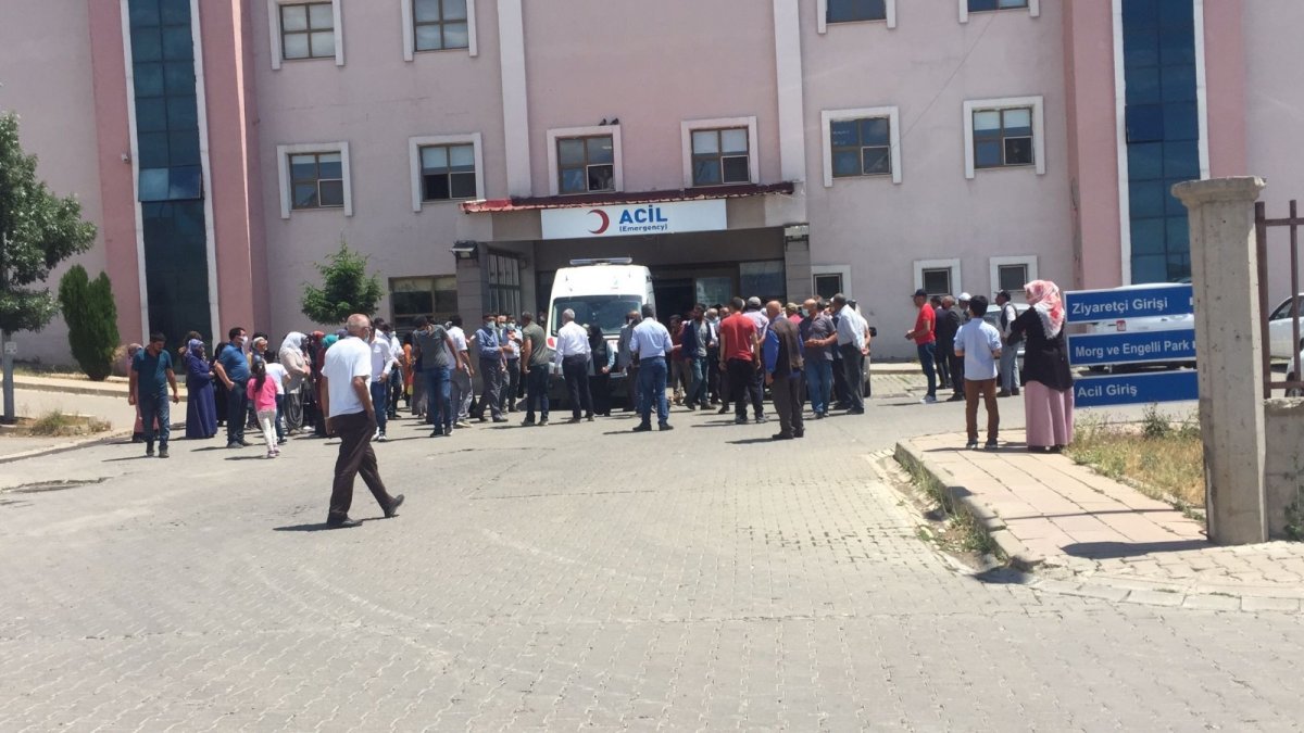 14 yaşındaki kız çocuğu babasının kullandığı traktörün altına kaldı