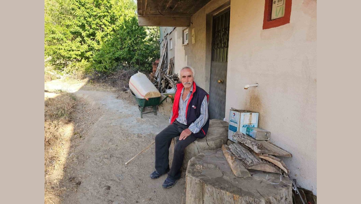 1.5 kilometrelik yolu kendi imkanları ile yaptı, kalanına gücü yetmeyince destek istedi