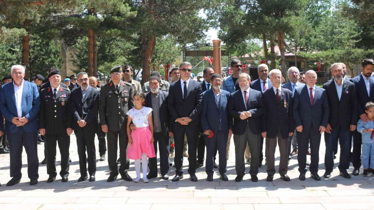 15 Temmuz Demokrasi ve Milli Birlik Günü'nde şehitlik ziyareti