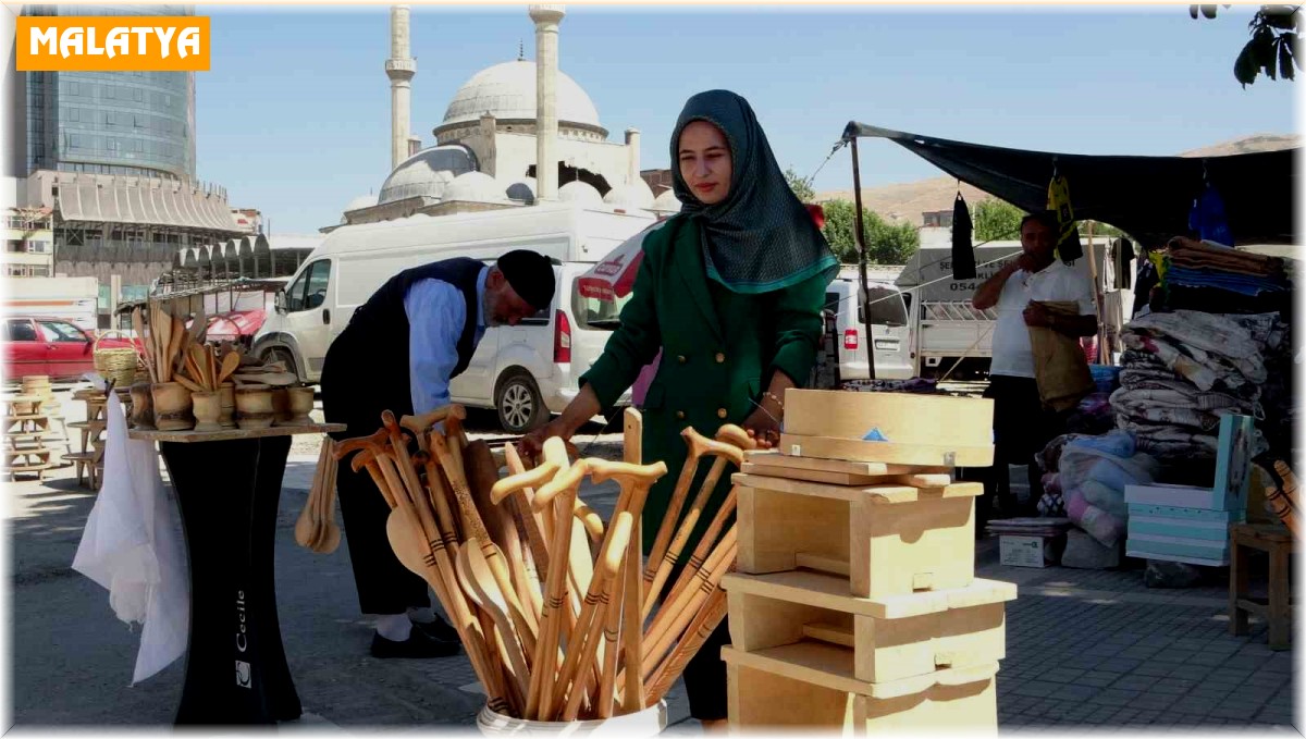 162 gündür yıkılan iş yerinin bulunduğu yerde satış yapıyor