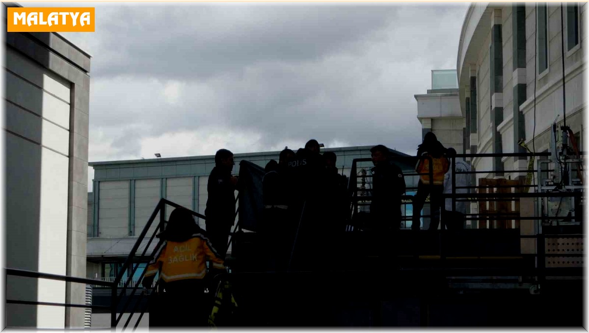 17'nci kattan düşen kadın hayatını kaybetti